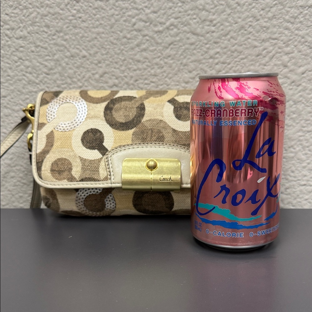 Coach Kristin Opt Art Brown Multicolor Patterned Wristlet Sequined Clutch - Picture 8 of 10